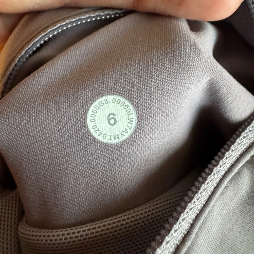 Lululemon Speed Up Short Long *4" Updated Fit - Picture 5 of 5